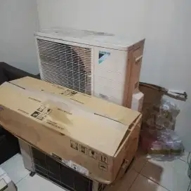 Ac 2pk daikin bekas