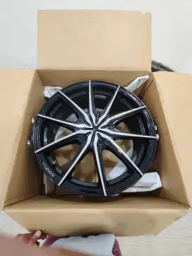 Jual velg lenzo ring 17 baut 4 buat avanza, raize, ertiga , calya