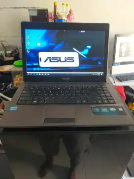 Laptop Asus i3 8GIGA