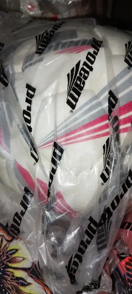 Bola futsal proteam putih