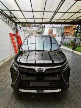 VOXY 2.0 CVT  PRIBADI