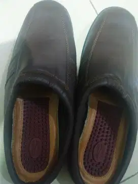 Sendal Kulit Bata