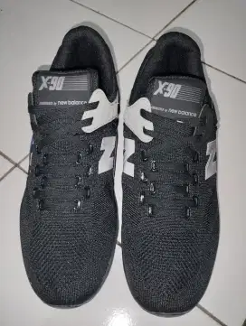 Dijual sepatu merk NB cocok buat sekolah/running/jalan/kerja/santai