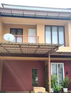 Jual Rumah Bagus 2 Lt, Cluster Fiera Graha Raya Tangerang
