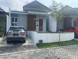 Di Sewakan Rumah Bsb Village security 24 jam