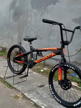 Sepeda BMX UK 20 UNITED