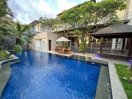 Dijual rumah semi villa 3 lantai luas 440