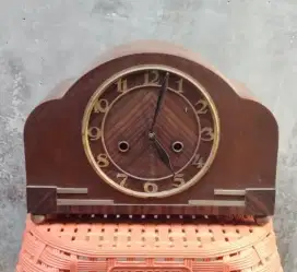 Jam meja antik Original HAU