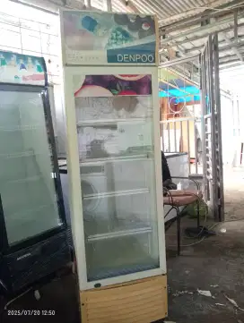 showcase merk denpoo 200 ltr