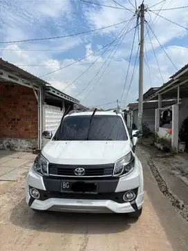 Di jual Mobil Rush