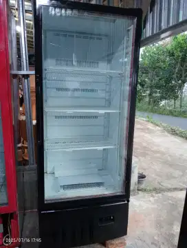 SHOWCASE JUMBO MERK FRIGIGATE 520 LTR