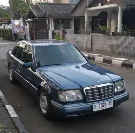 Mercedez E220 1994 MT