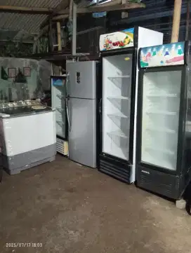 showcase,kulkas,mesin cuci,frezerbok