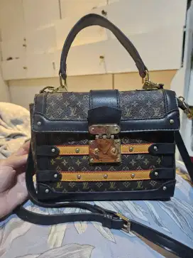 PRELOVED / SECOND TAS LV TRIANON MONOGRAM