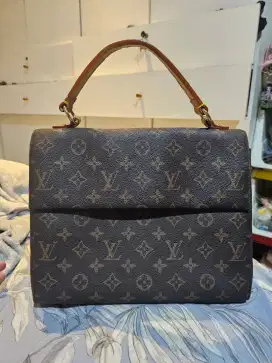 PRELOVED/ SECOND TAS LV CLUNNY SIZE BESAR