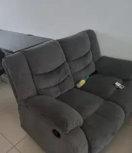 SOFA RECLINER MERK ASHLEY INFORMA