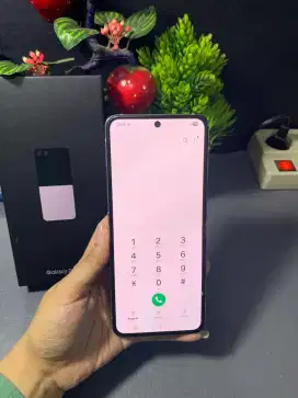 SAMSUNG Z FLIP 5  RAM 8/256GB ORIGINAL SEIN NORMAL 

TAMPILAN MEWAH