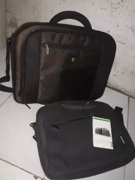 Aksesoris jual tas kerja merk SUMDEK dan tas laptop LENOVO mulus.