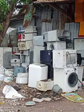 Rombeng Surabaya terima barang rongsokan