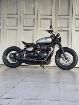 Triumph bobber black ATPM full acc odo 3rb sporttster 48