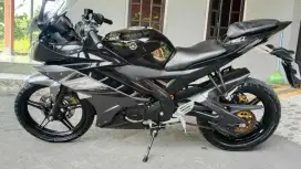 Motor Yamaha R15 v2