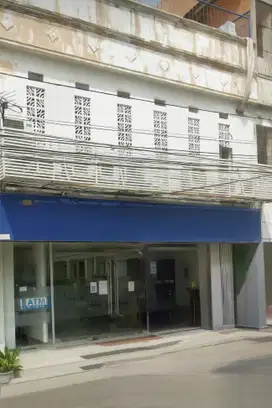 Ruko lebar 8 strategis tengah kota