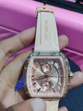 Jam Expedition Wanita