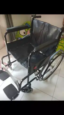 Kursi roda 99% mulus