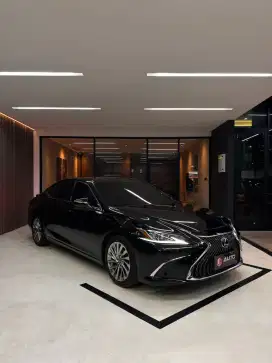 Lexus ES300H Hybrid 2019 Hitam ES300 B2495VBE Km33rb Nik 2018