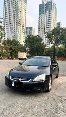 Honda Accord VTI-L Matic tahun 2004 antik jual cepat jual bu