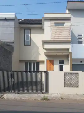 Unit Terbatas! Rumah 2 Lantai Eksklusif di Zona Strategis Bandung