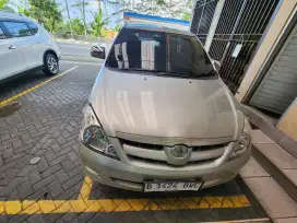 Innova terawat, siap keliling Indonesia.