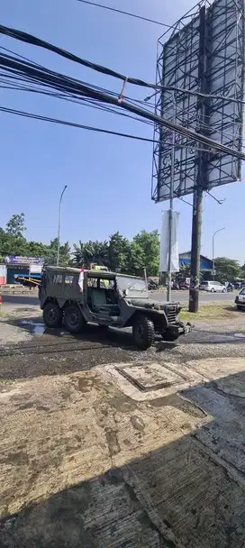 jeep utility militer antik 4x6
