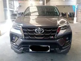 [KM69RB] TOYOTA FORTUNER 2.4 VRZ TRD A/T 2017