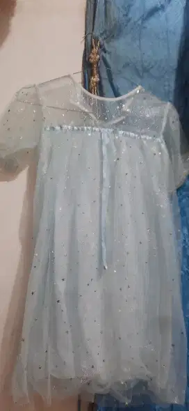 Dress pesta anak bintang