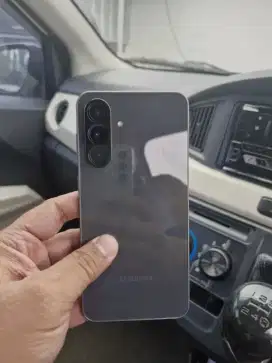 Samsung Galaxy A56 8/256 warna awesome graphite resmi sein