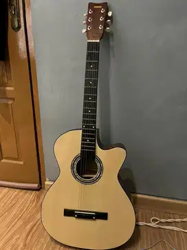 Gitar Akustik Yamaha