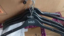 Hanger baju dan celana