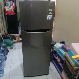 Kulkas 2 pintu LG inverter
