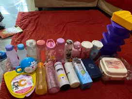 Peralatan tempat makan dan botol air minum anak anak