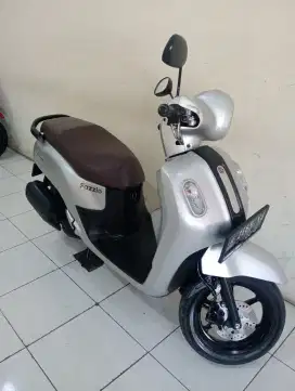 Yamaha FAZZIO LUX 2022
