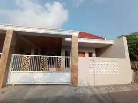 DIJUAL RUMAH MODERN DEKAT JALAN BESAR, DEKAT KAMPUS UII