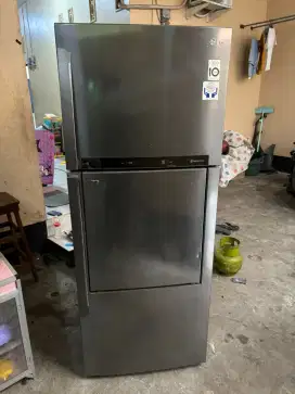 Kulkas 2 pintu LG inverter