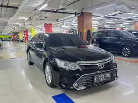 Toyota Camry V 2015