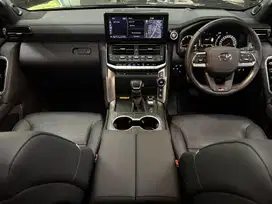 Toyota Land Cruiser VX300 GRS 2024