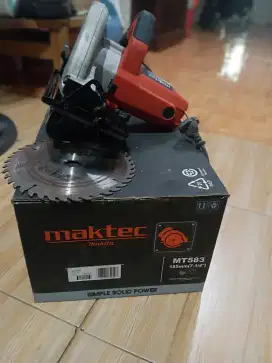 Mesin circle Maktec MT 583