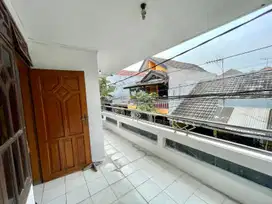 DIKONTRAKKAN RUMAH DI KEBRAON