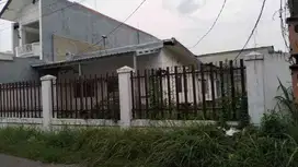 Rumah Simpang Darmo Permai