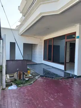 DijualDisewakan Rumah Sutorejo Jalan utama no mblusuk
