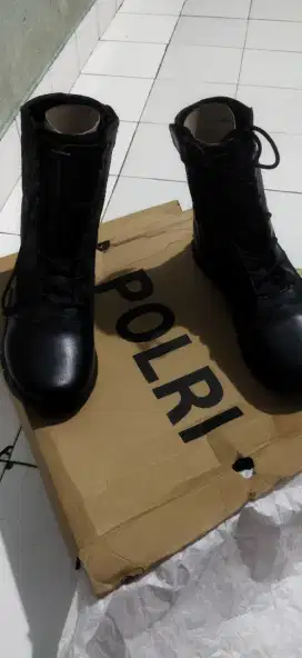 Sepatu masih Baru ukuran 41